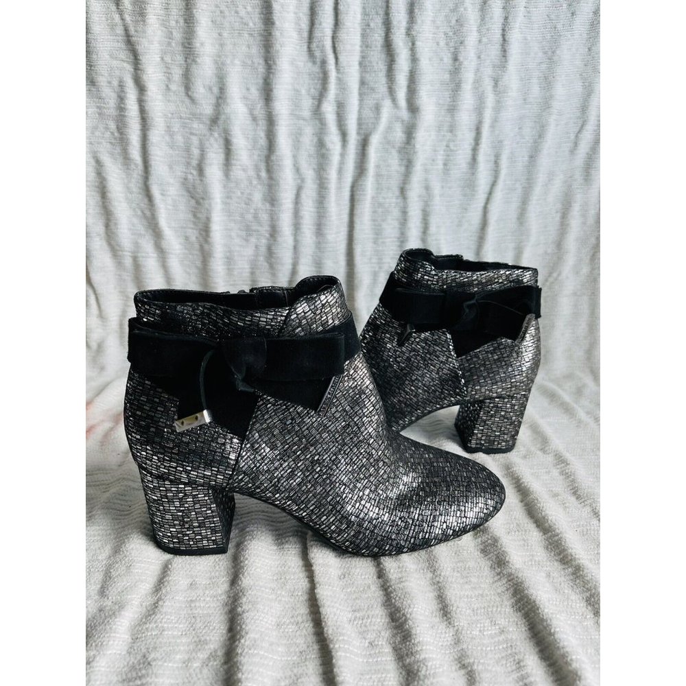 NWOB Alex Marie Mayleen Metallic Leather Ankle Bow Block Heel Booties - 6M - Picture 4 of 9